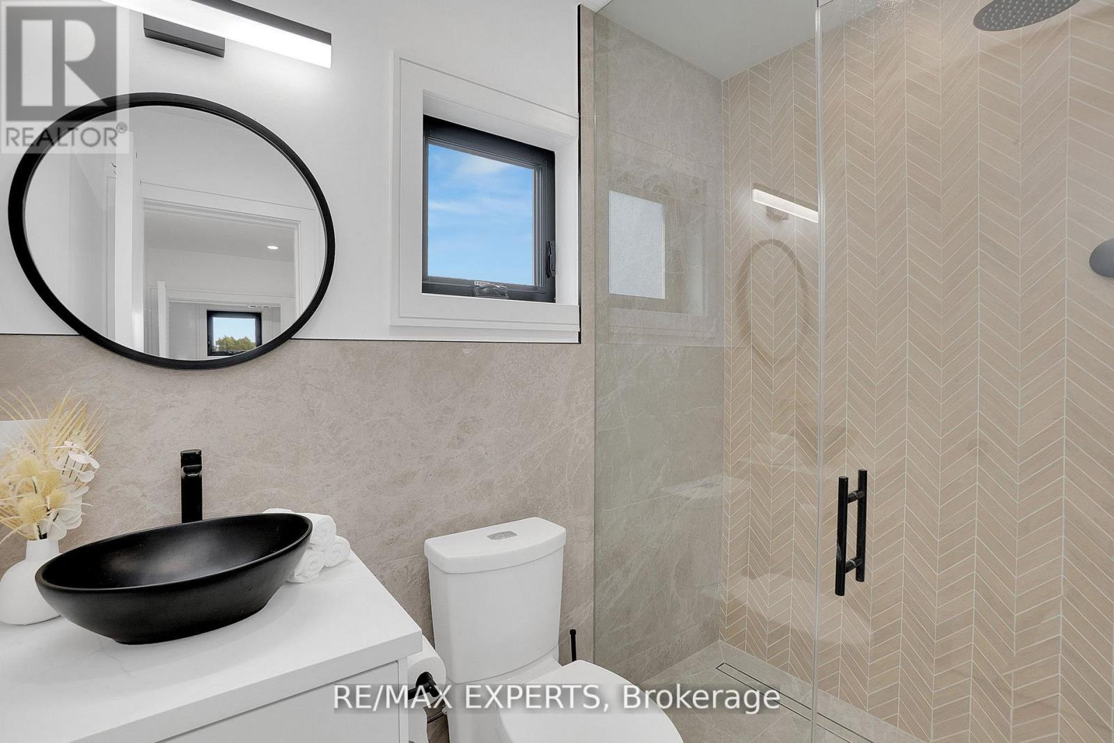 62 Hartley Avenue, Toronto, Ontario  M6E 4E8 - Photo 38 - W12423317