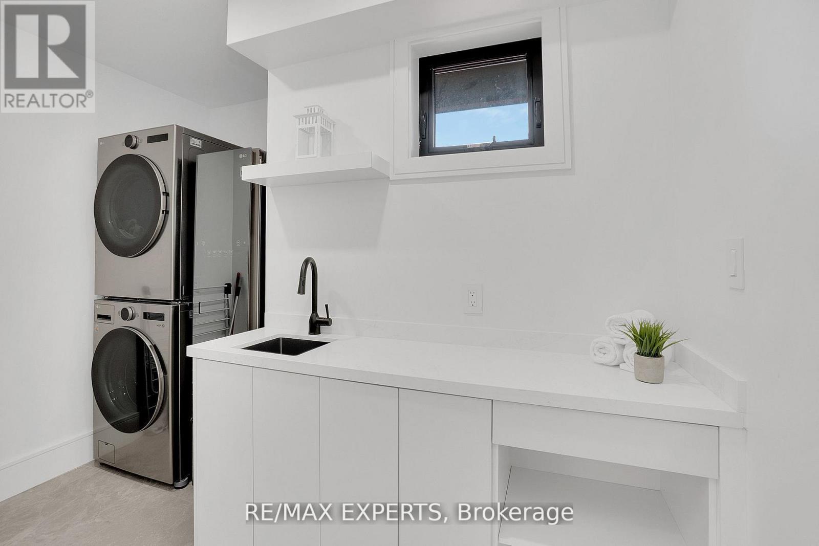 62 Hartley Avenue, Toronto, Ontario  M6E 4E8 - Photo 39 - W12423317