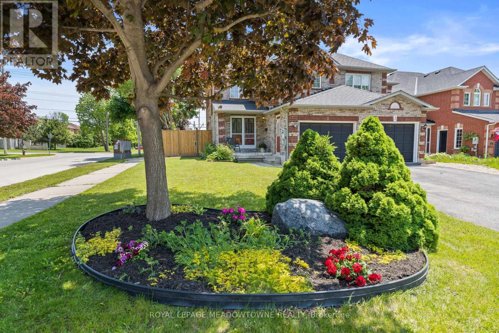 1 Mcclure Court, Halton Hills (Georgetown), Ontario  L7G 5X5 - Photo 2 - W12423318