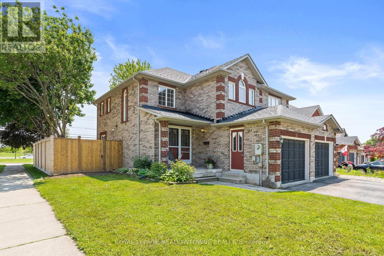 1 Mcclure Court, Halton Hills (Georgetown), Ontario  L7G 5X5 - Photo 4 - W12423318