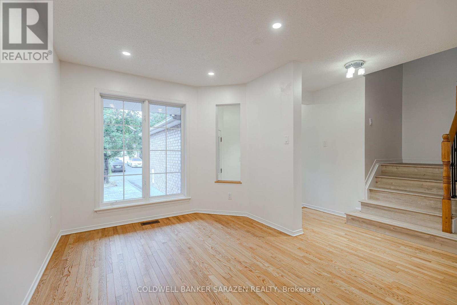 79 Margrave Avenue, Ottawa, Ontario  K1T 3Y1 - Photo 11 - X12423367