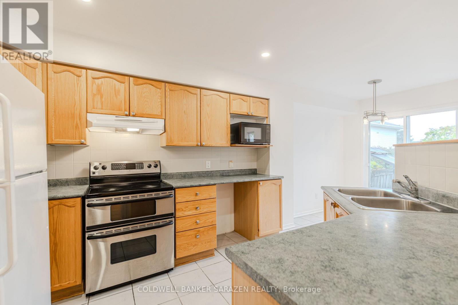 79 Margrave Avenue, Ottawa, Ontario  K1T 3Y1 - Photo 20 - X12423367