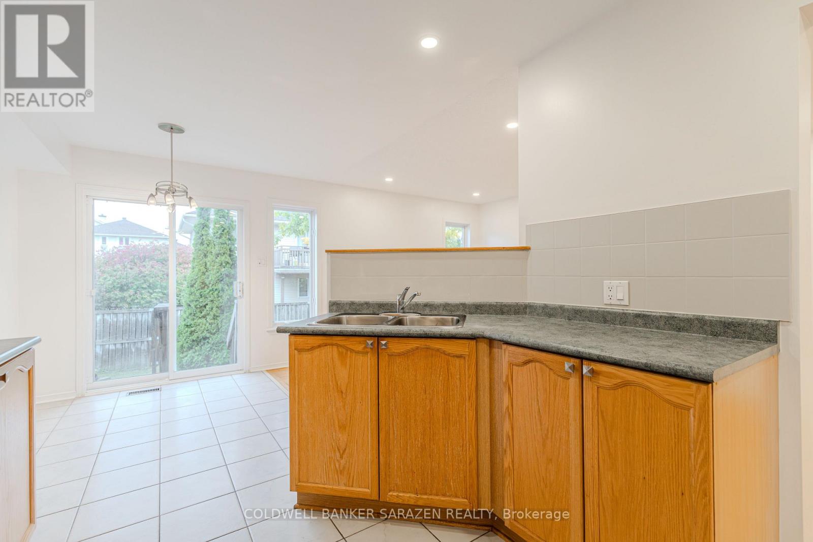79 Margrave Avenue, Ottawa, Ontario  K1T 3Y1 - Photo 22 - X12423367