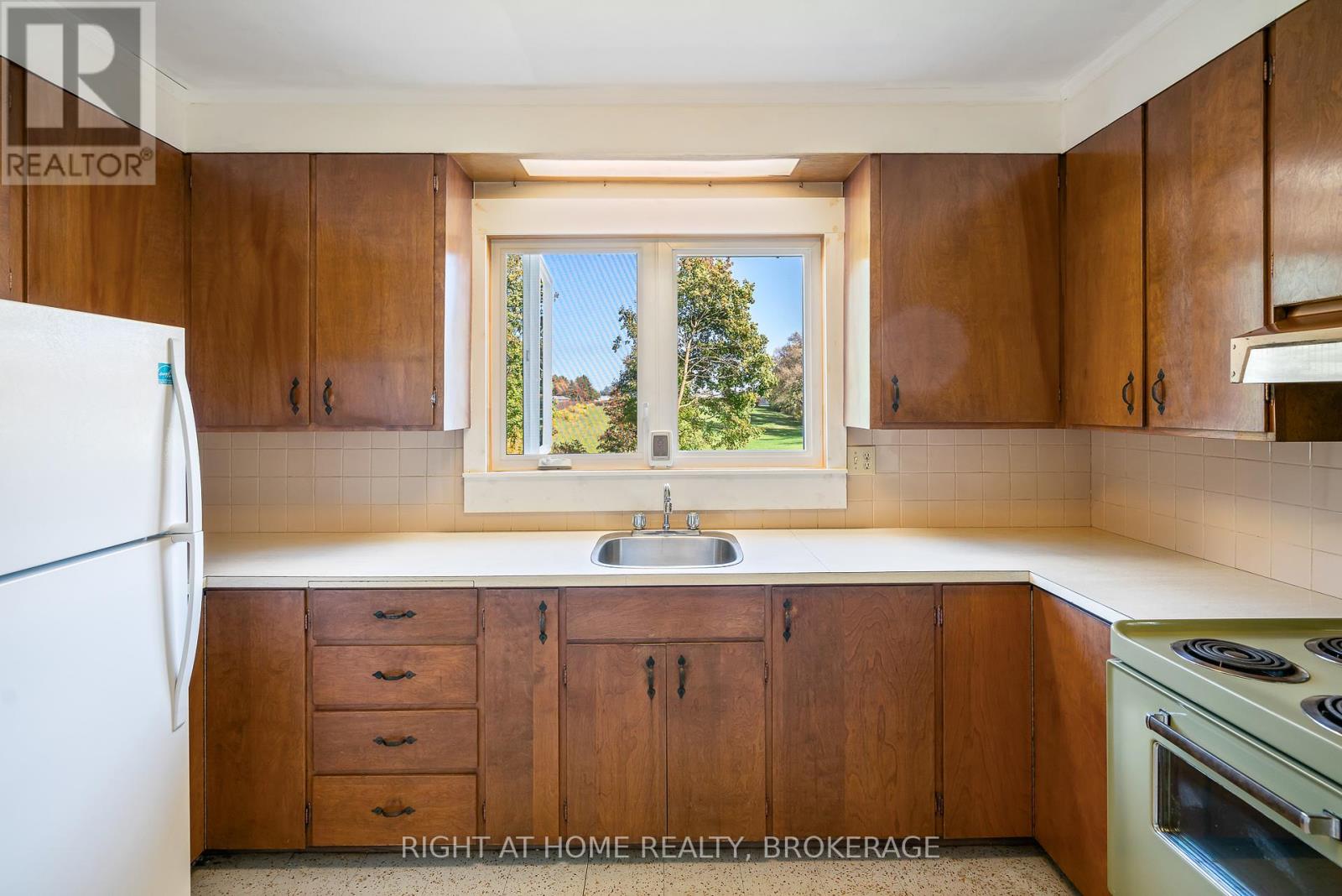 1353 Mcnab Road, Niagara-On-The-Lake, Ontario  L0S 1J0 - Photo 23 - X12423419