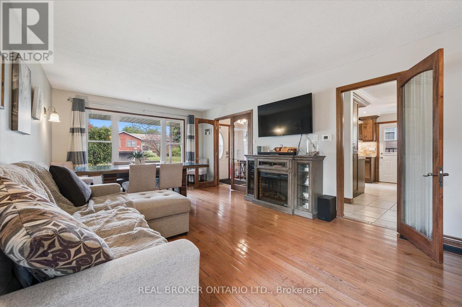 10 Northwood Crescent, Guelph, Ontario  N1H 6Z4 - Photo 10 - X12423207
