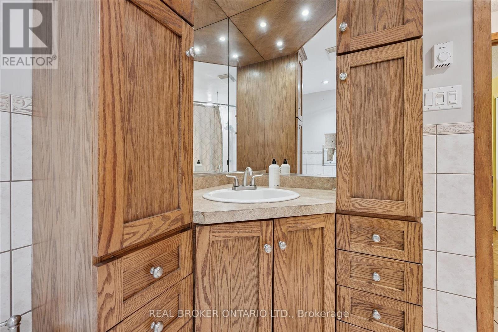 10 Northwood Crescent, Guelph, Ontario  N1H 6Z4 - Photo 20 - X12423207