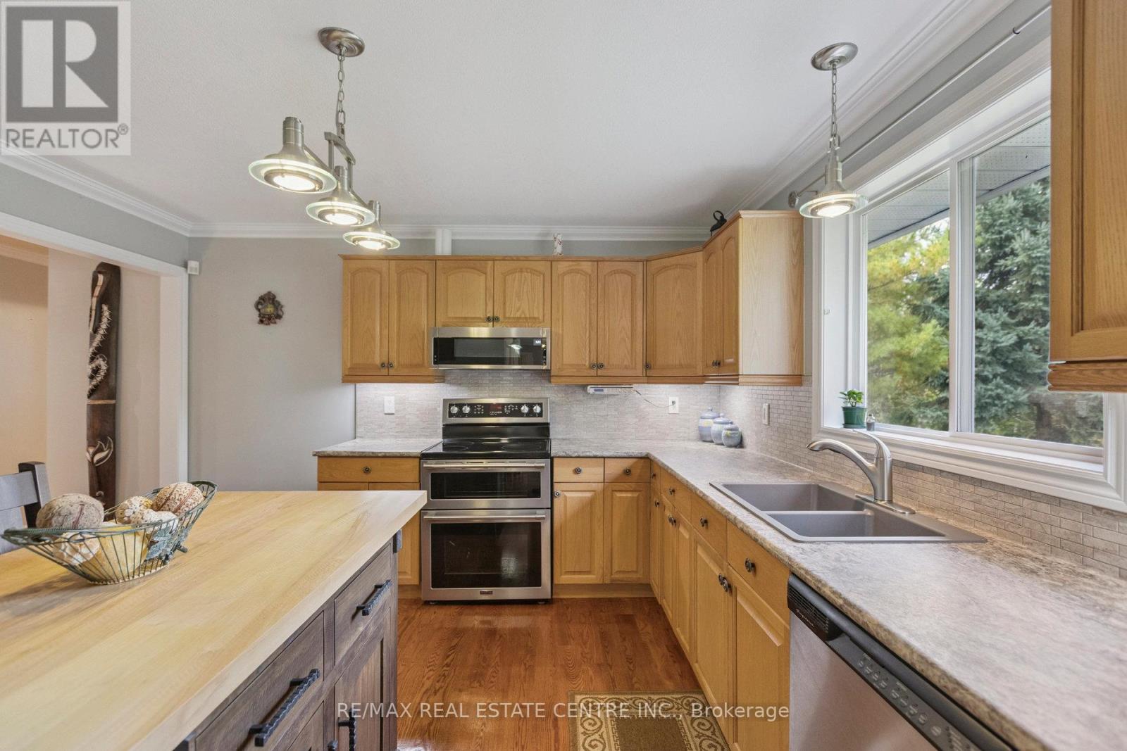 122769 Grey Road 9, West Grey, Ontario  N0G 1C0 - Photo 12 - X12423239