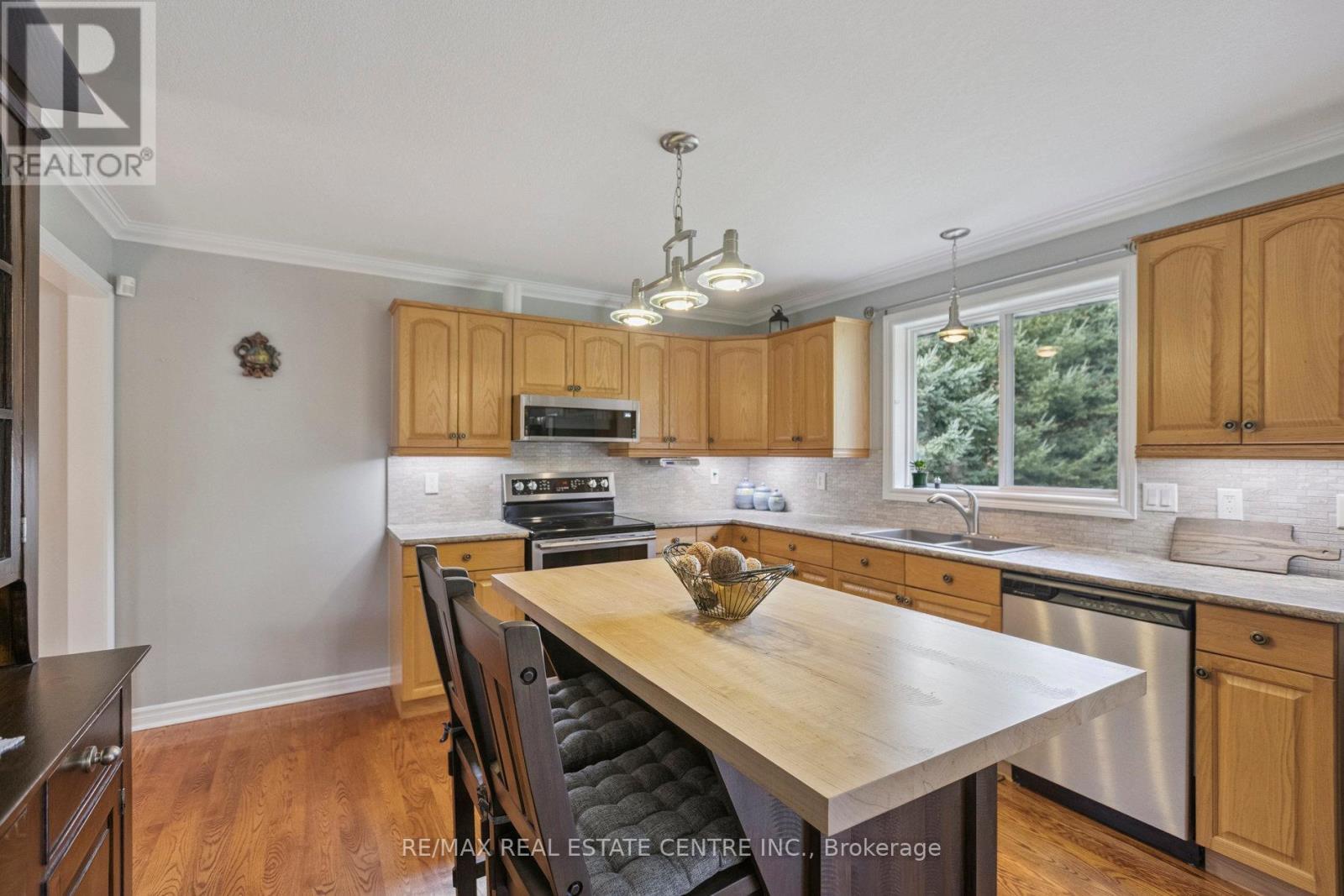 122769 Grey Road 9, West Grey, Ontario  N0G 1C0 - Photo 13 - X12423239