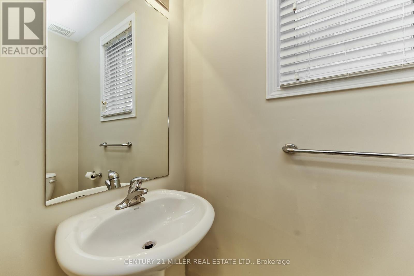 126 Merrilee Crescent, Hamilton, Ontario  L9A 0B1 - Photo 11 - X12423270