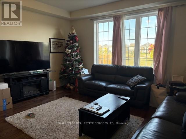 32 Celano Drive, Hamilton, Ontario  L8B 1V3 - Photo 3 - X12423286