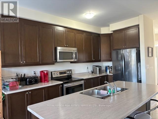 32 Celano Drive, Hamilton, Ontario  L8B 1V3 - Photo 4 - X12423286