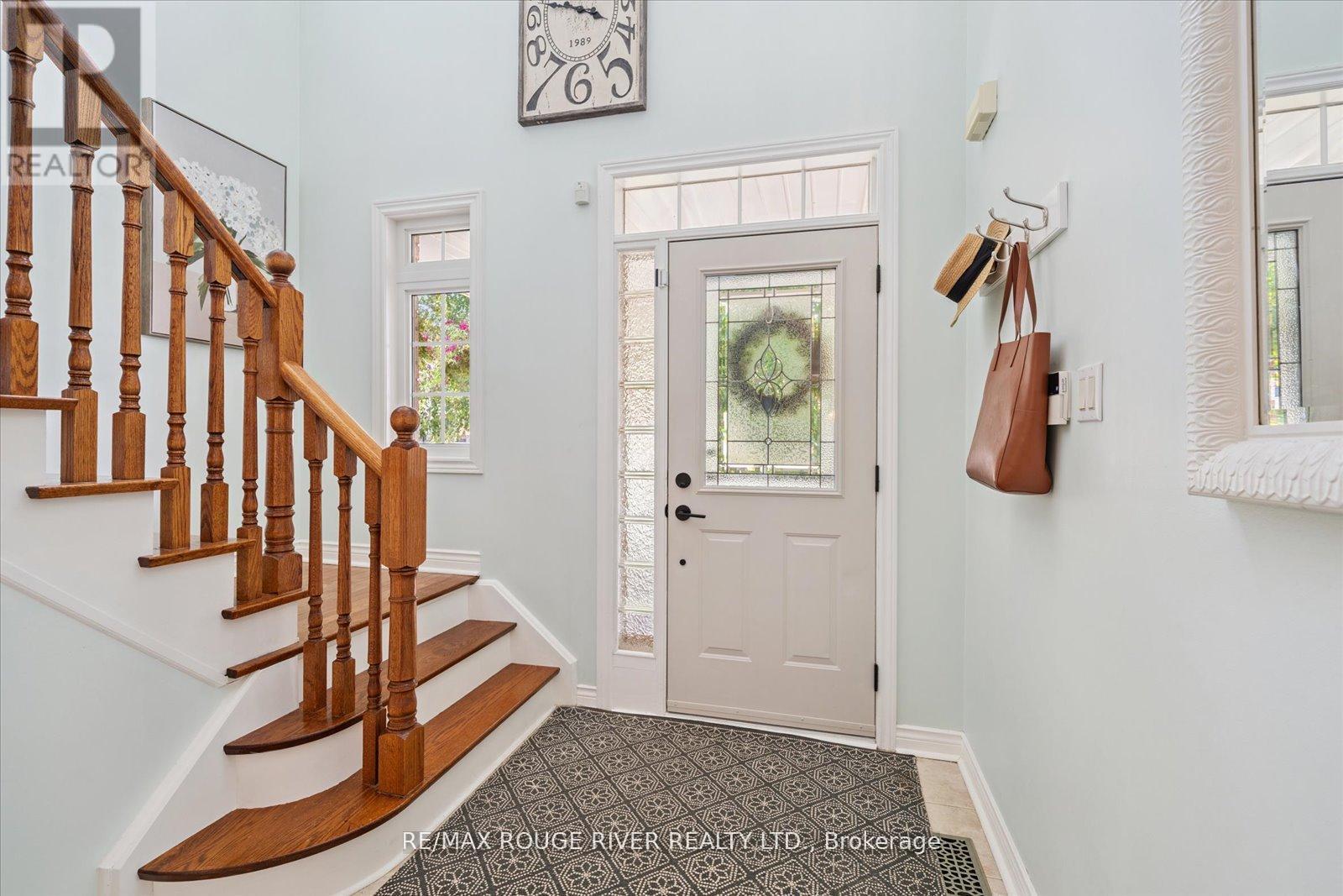 11 Helston Crescent, Whitby, Ontario  L1M 2J9 - Photo 5 - E12423346