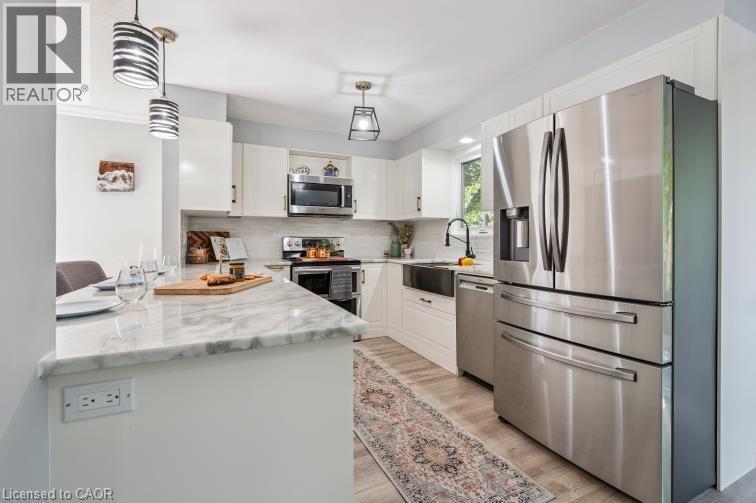 468 Clovervalley Court, Waterloo, Ontario  N2T 1X4 - Photo 9 - 40773096