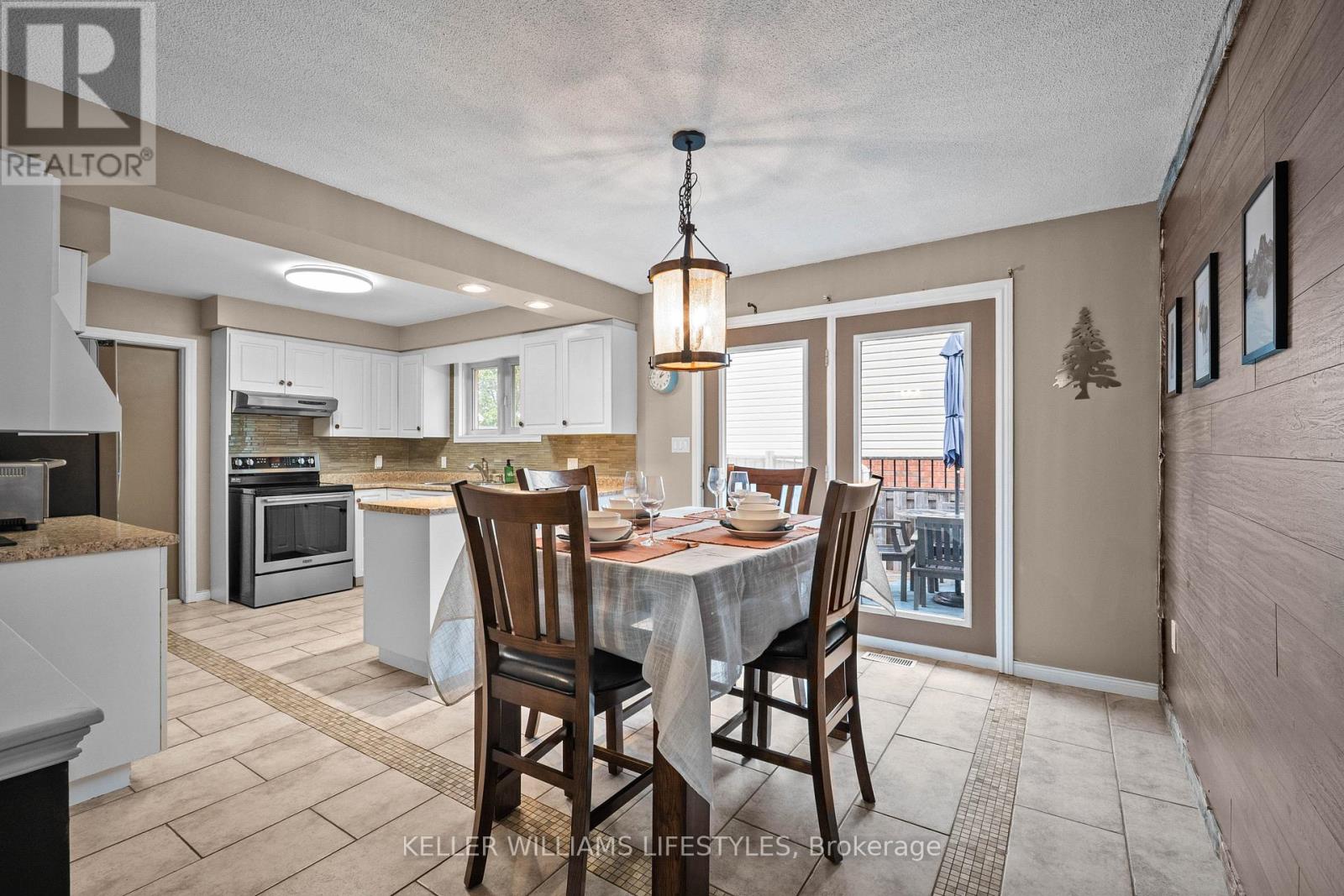 11 Eureka Street, Lambton Shores, Ontario  N0N 1J0 - Photo 10 - X12423127