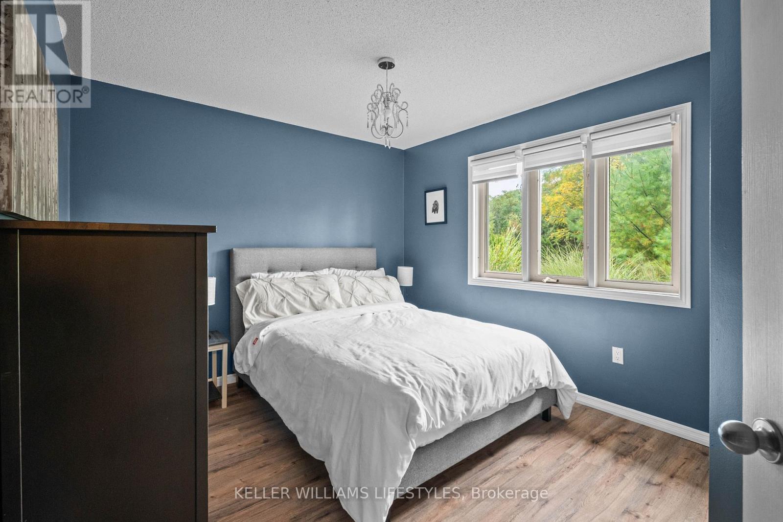 11 Eureka Street, Lambton Shores, Ontario  N0N 1J0 - Photo 18 - X12423127