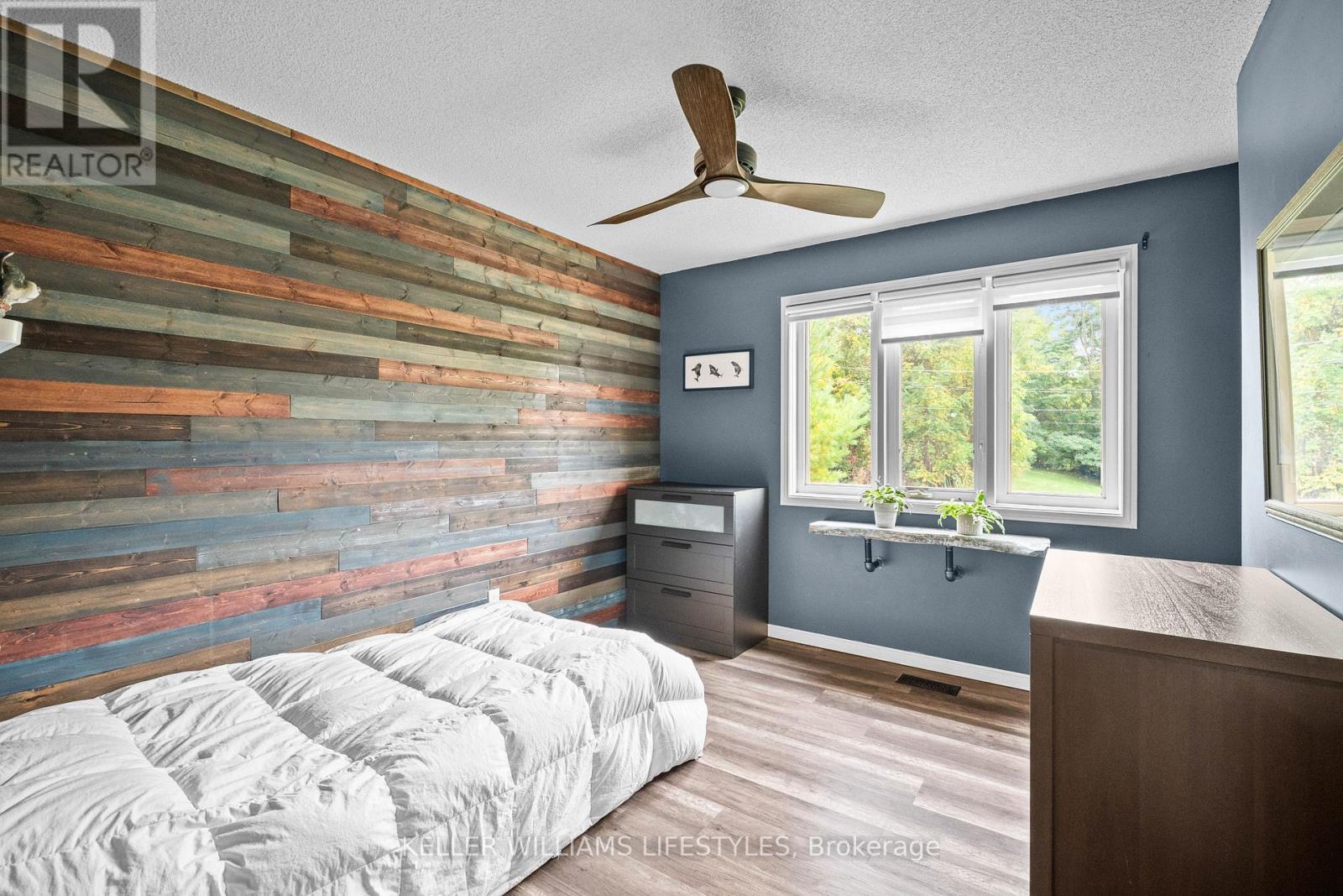 11 Eureka Street, Lambton Shores, Ontario  N0N 1J0 - Photo 16 - X12423127