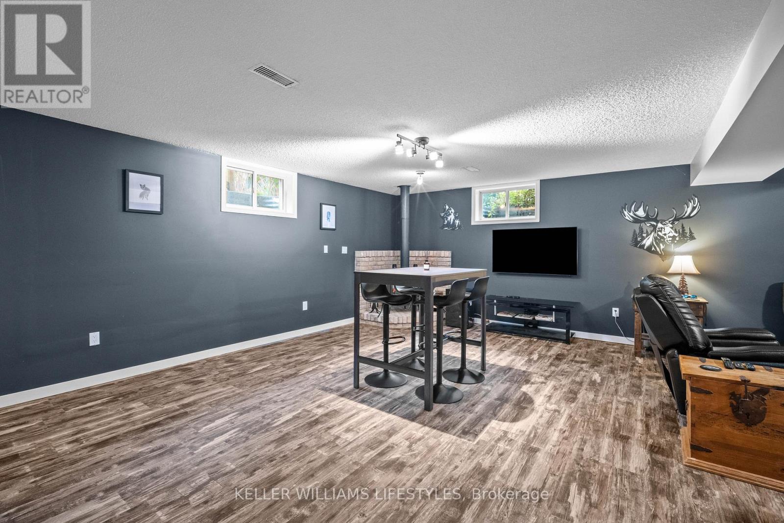 11 Eureka Street, Lambton Shores, Ontario  N0N 1J0 - Photo 23 - X12423127