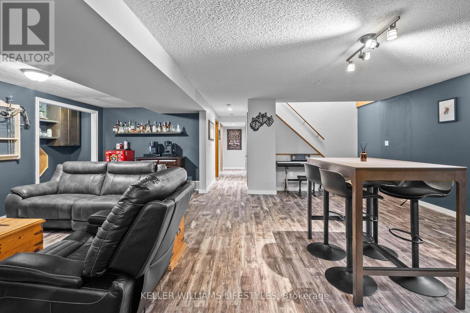 11 Eureka Street, Lambton Shores, Ontario  N0N 1J0 - Photo 25 - X12423127