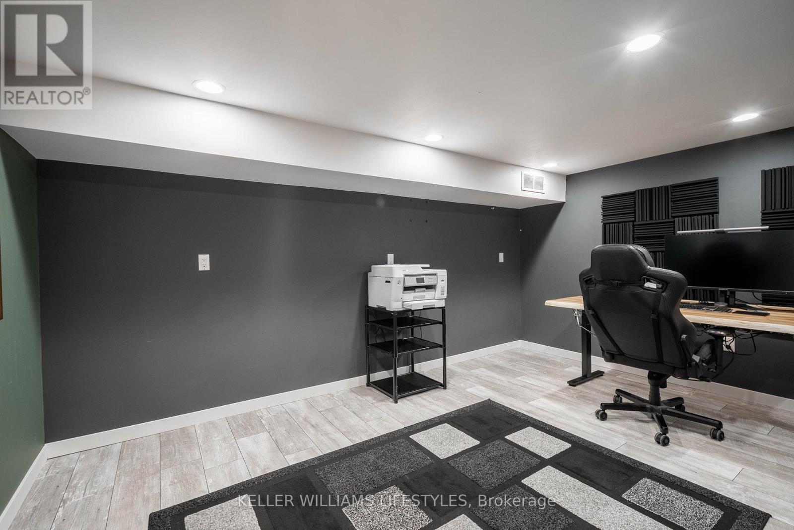11 Eureka Street, Lambton Shores, Ontario  N0N 1J0 - Photo 27 - X12423127
