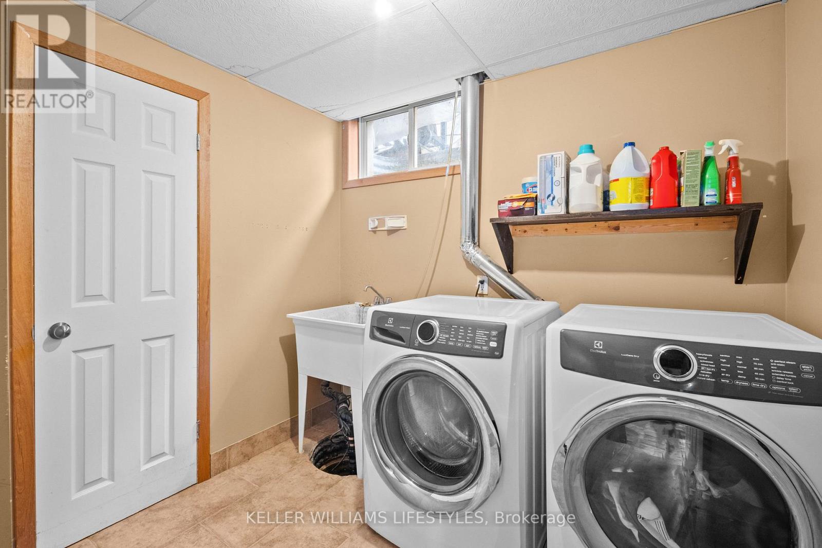 11 Eureka Street, Lambton Shores, Ontario  N0N 1J0 - Photo 29 - X12423127
