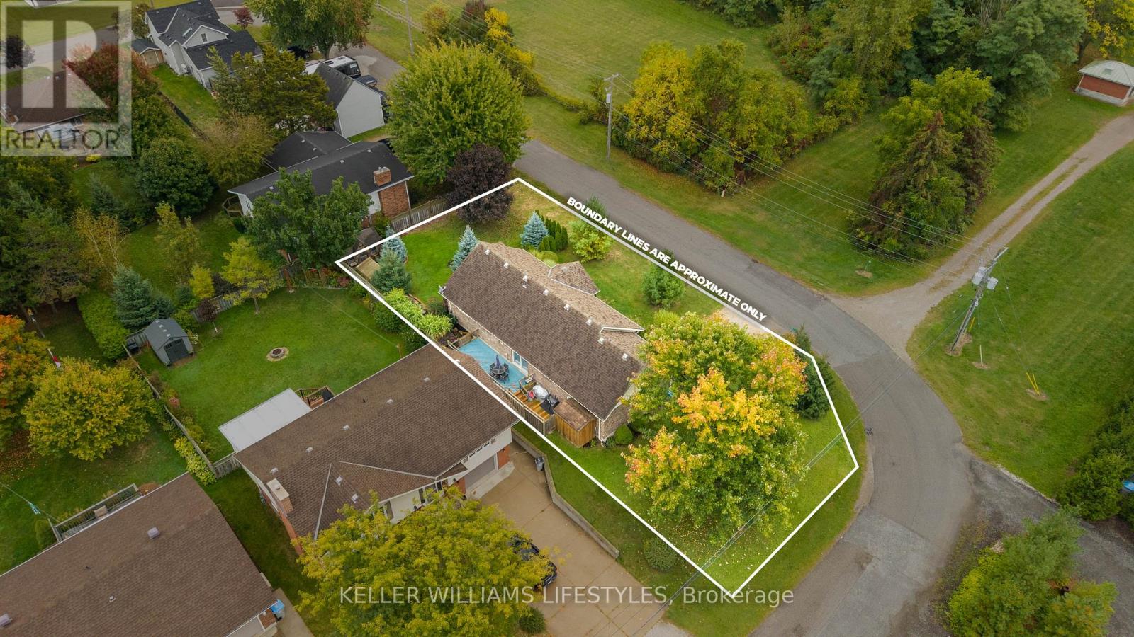11 Eureka Street, Lambton Shores, Ontario  N0N 1J0 - Photo 43 - X12423127