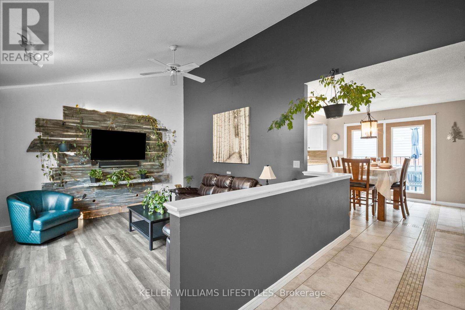 11 Eureka Street, Lambton Shores, Ontario  N0N 1J0 - Photo 6 - X12423127