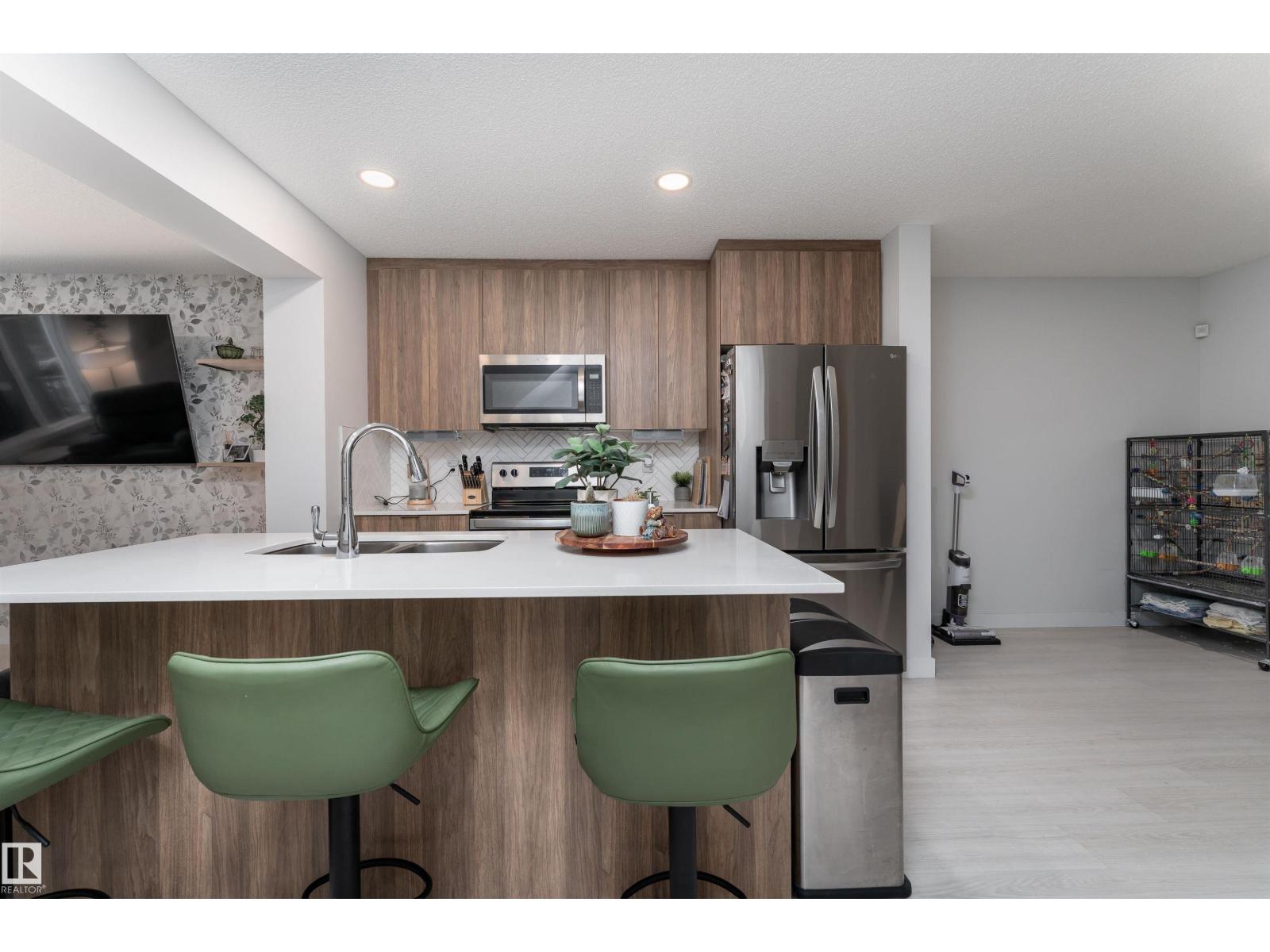 #47 3025 151 Av Nw, Edmonton, Alberta  T5Y 3W4 - Photo 2 - E4459154