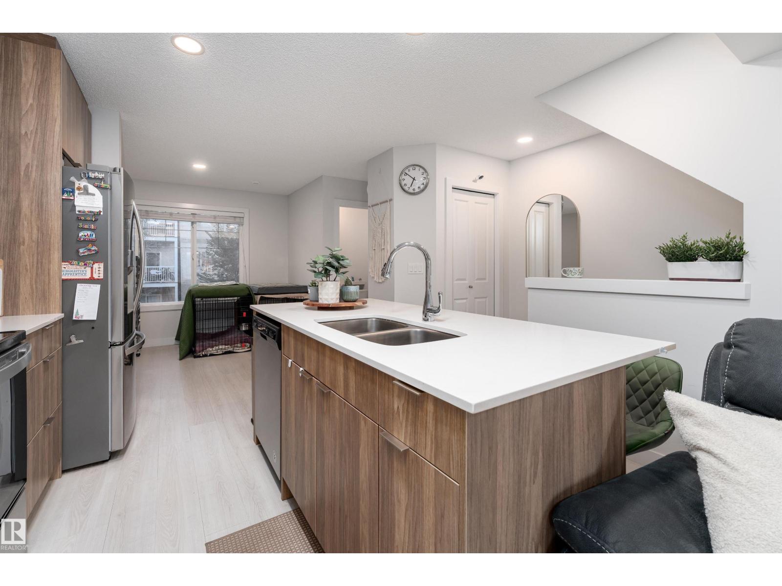 #47 3025 151 Av Nw, Edmonton, Alberta  T5Y 3W4 - Photo 3 - E4459154