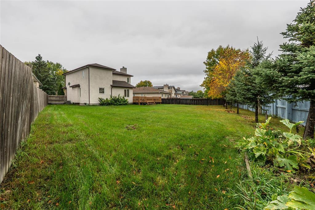 23 Oakhurst Crescent, Winnipeg, Manitoba  R2P 2L7 - Photo 35 - 202524870