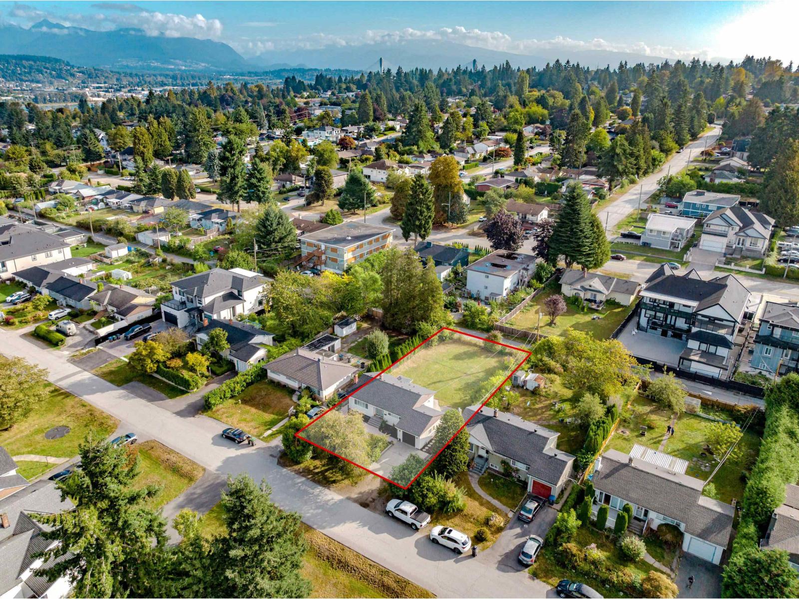 11056 135a Street, Surrey, British Columbia  V3R 3A4 - Photo 4 - R3051289