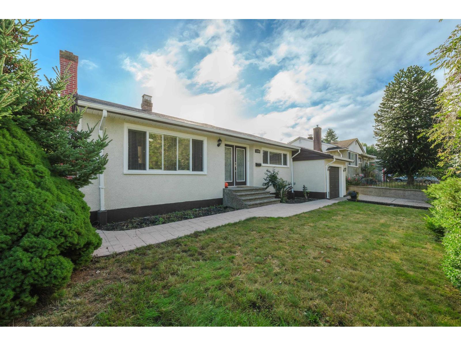11056 135a Street, Surrey, British Columbia  V3R 3A4 - Photo 2 - R3051289