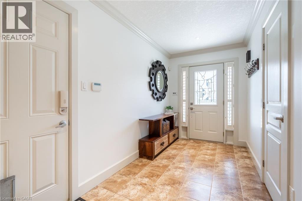 16 Sycamore Crescent, Grimsby, Ontario  L3M 5P7 - Photo 4 - 40772905