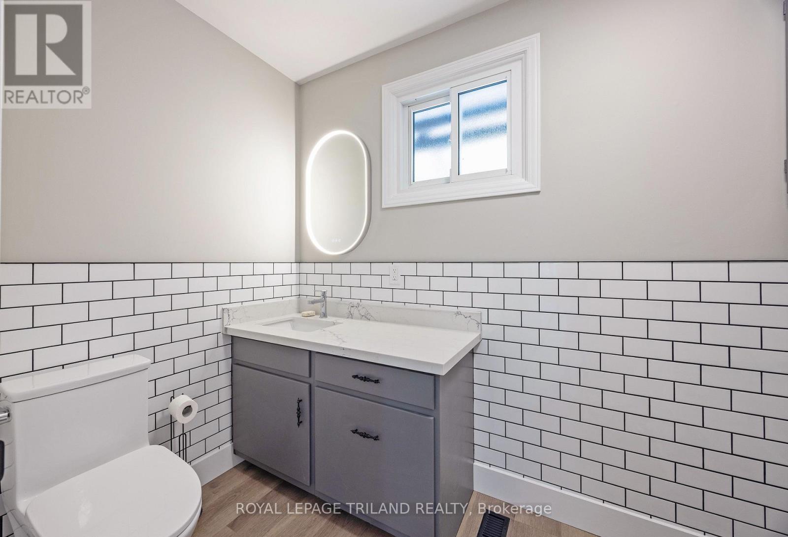 829 Avon Drive, Malahide, Ontario  N0L 1B0 - Photo 12 - X12423512