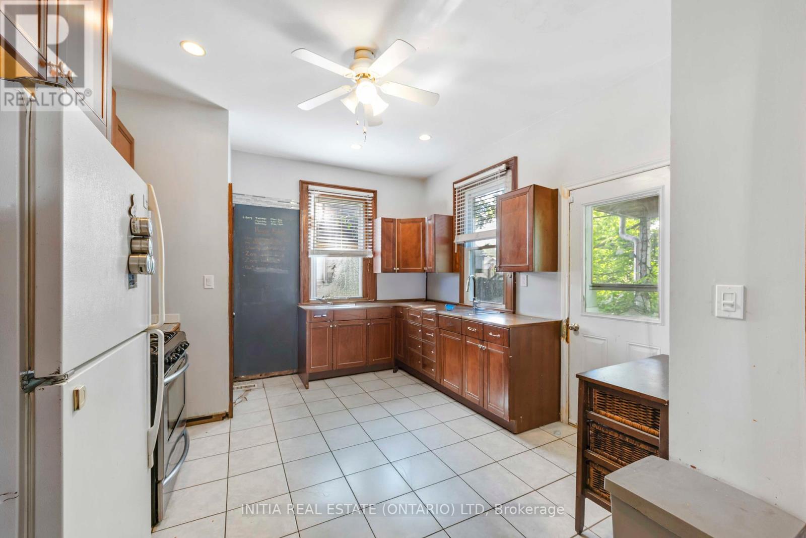 53 Main Street, St. Clair, Ontario  N0N 1H0 - Photo 13 - X12423569