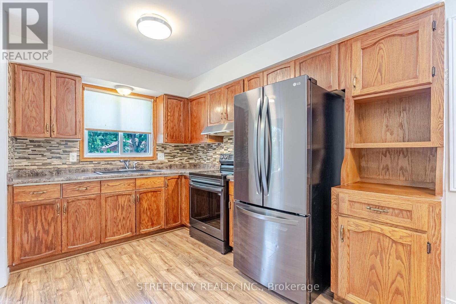 20 Fairchild Crescent, London South, Ontario  N6E 3E2 - Photo 15 - X12423570