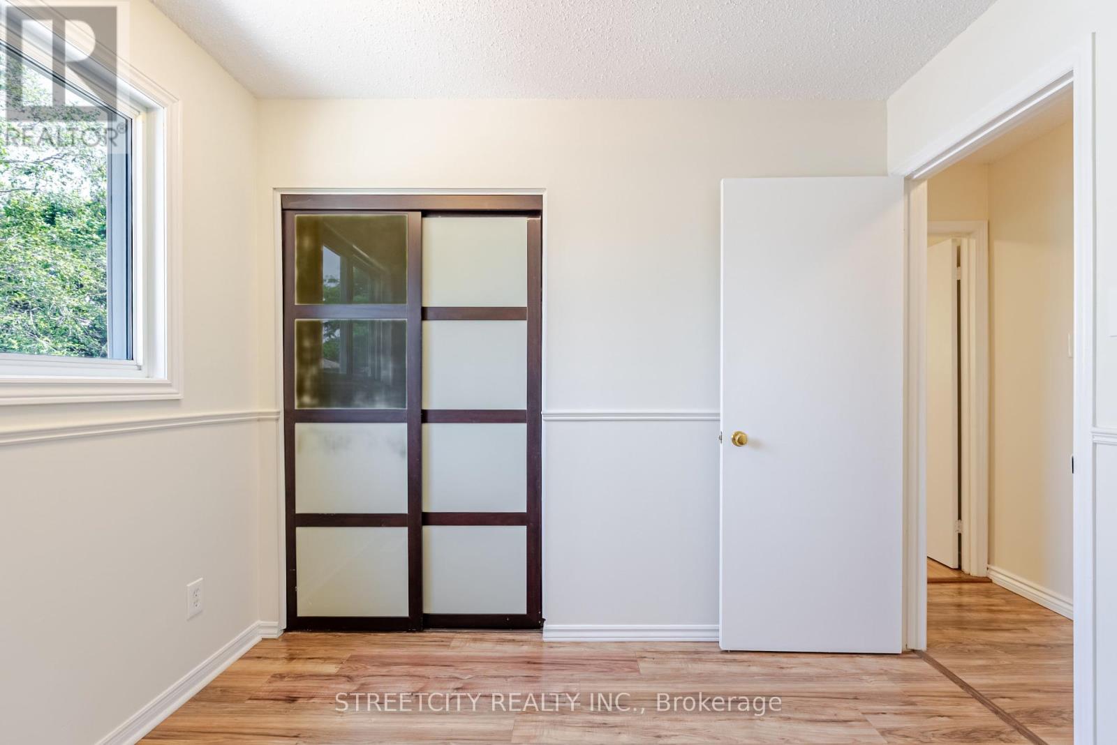20 Fairchild Crescent, London South, Ontario  N6E 3E2 - Photo 24 - X12423570