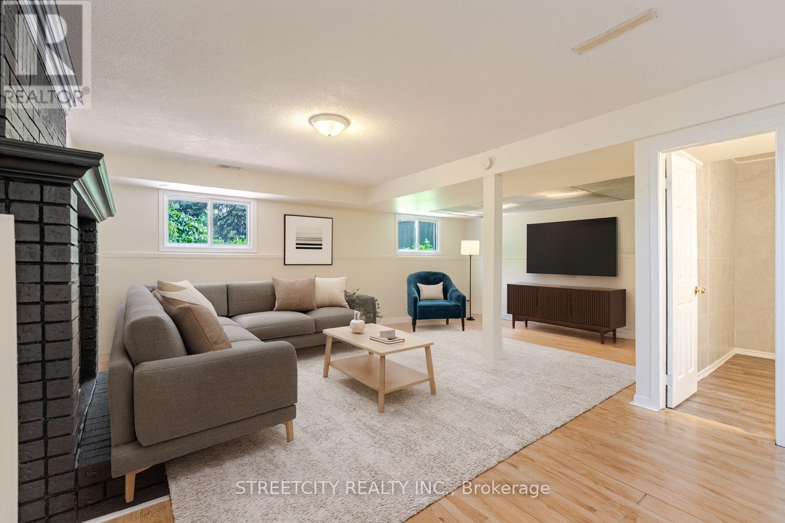 20 Fairchild Crescent, London South, Ontario  N6E 3E2 - Photo 29 - X12423570