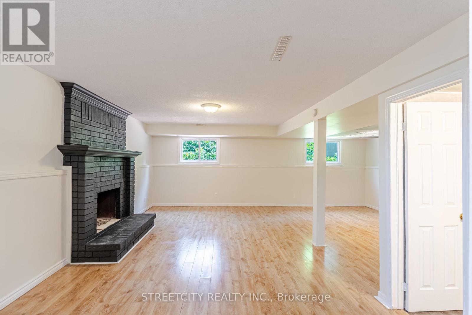 20 Fairchild Crescent, London South, Ontario  N6E 3E2 - Photo 31 - X12423570