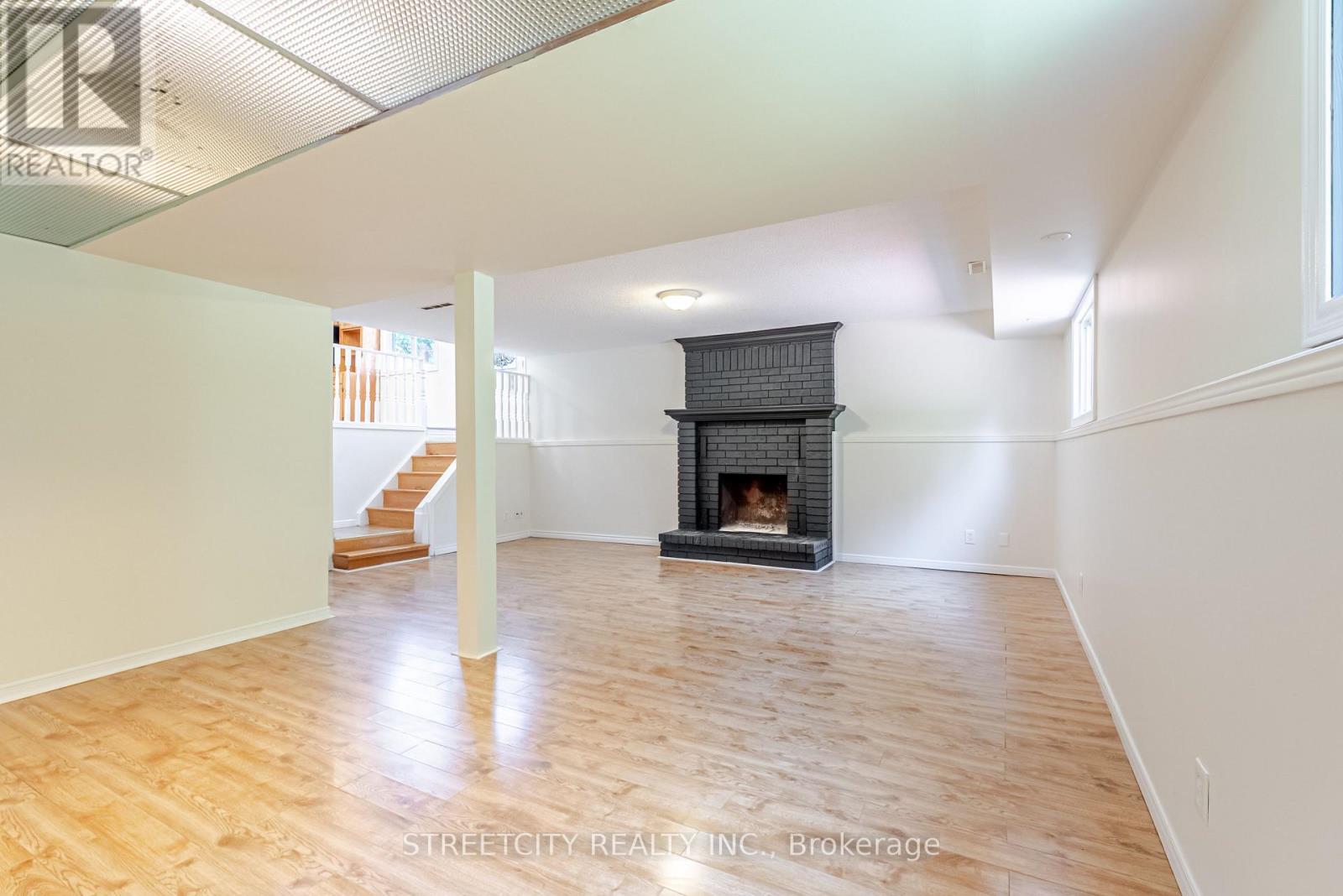 20 Fairchild Crescent, London South, Ontario  N6E 3E2 - Photo 34 - X12423570