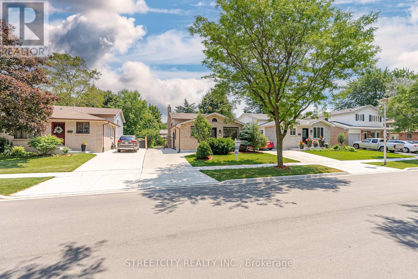 20 Fairchild Crescent, London South, Ontario  N6E 3E2 - Photo 36 - X12423570