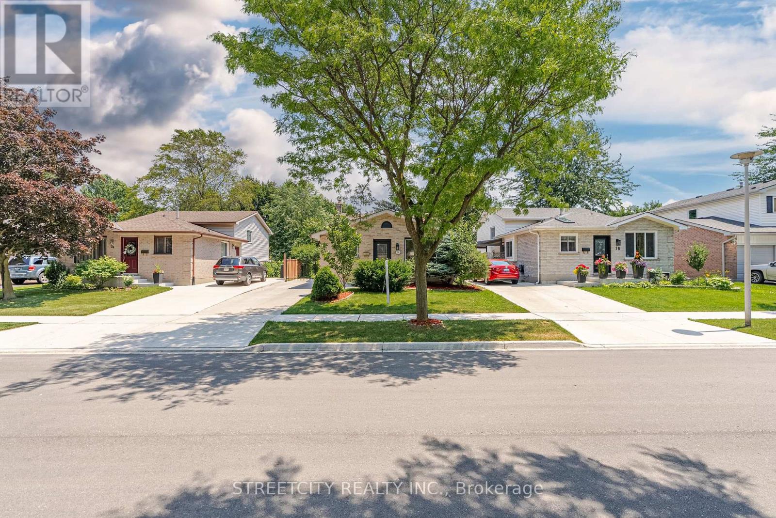 20 Fairchild Crescent, London South, Ontario  N6E 3E2 - Photo 38 - X12423570