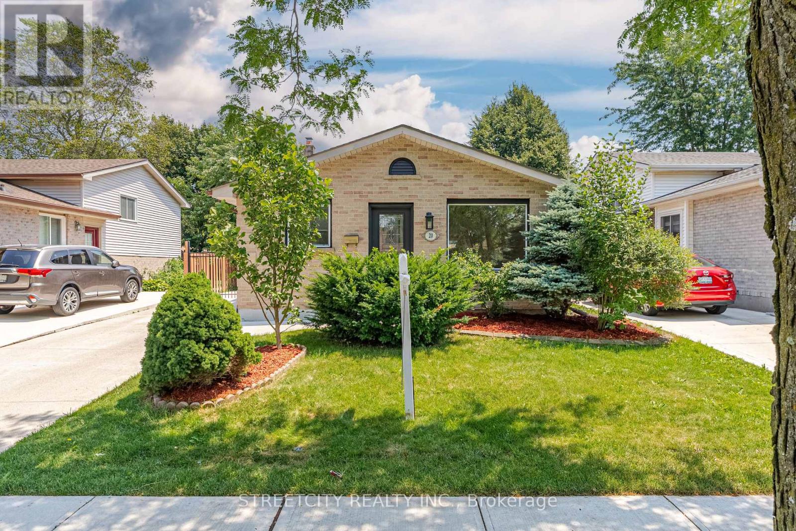 20 Fairchild Crescent, London South, Ontario  N6E 3E2 - Photo 39 - X12423570