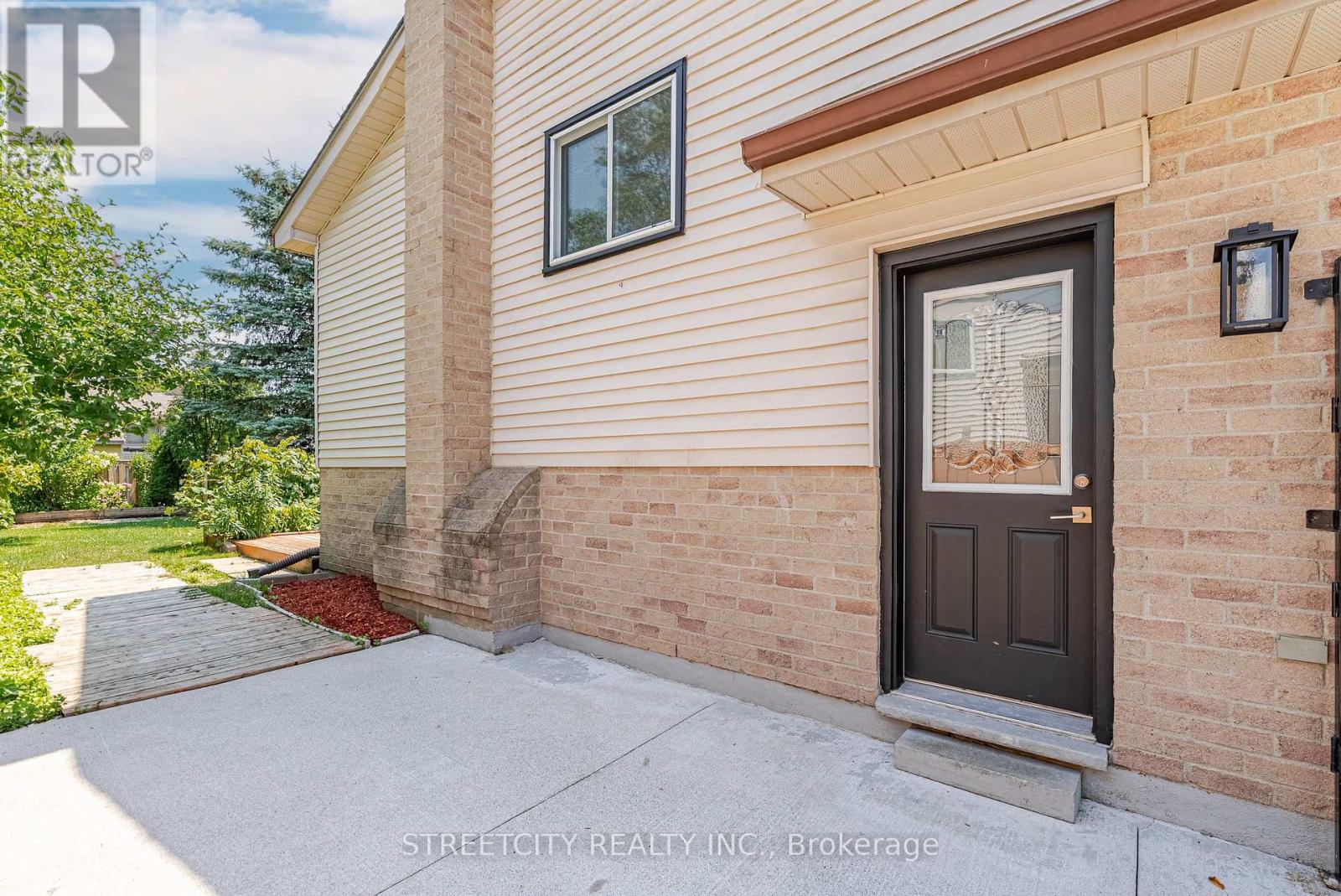 20 Fairchild Crescent, London South, Ontario  N6E 3E2 - Photo 41 - X12423570