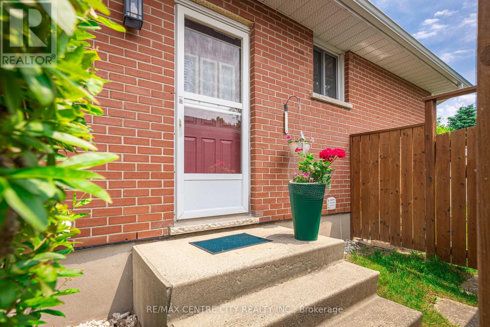 482 Castlegrove Boulevard, London North, Ontario  N6G 1K8 - Photo 24 - X12423596