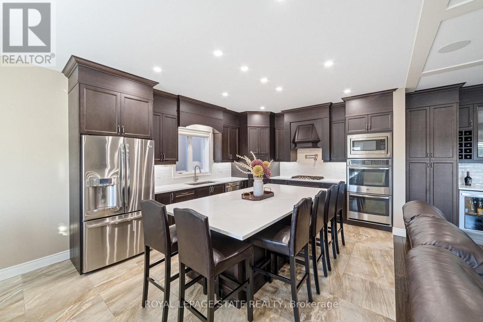 188 Mother's Street, Hamilton, Ontario  L9B 0E1 - Photo 11 - X12421688