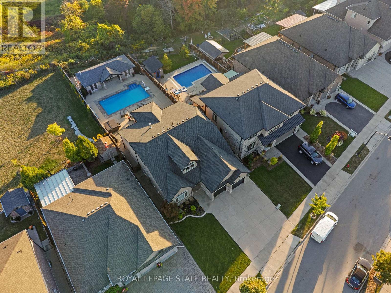 188 Mother's Street, Hamilton, Ontario  L9B 0E1 - Photo 35 - X12421688
