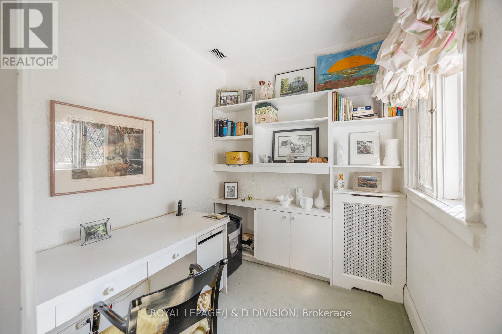 4 Highbourne Road, Toronto, Ontario  M5P 2J2 - Photo 25 - C12423382