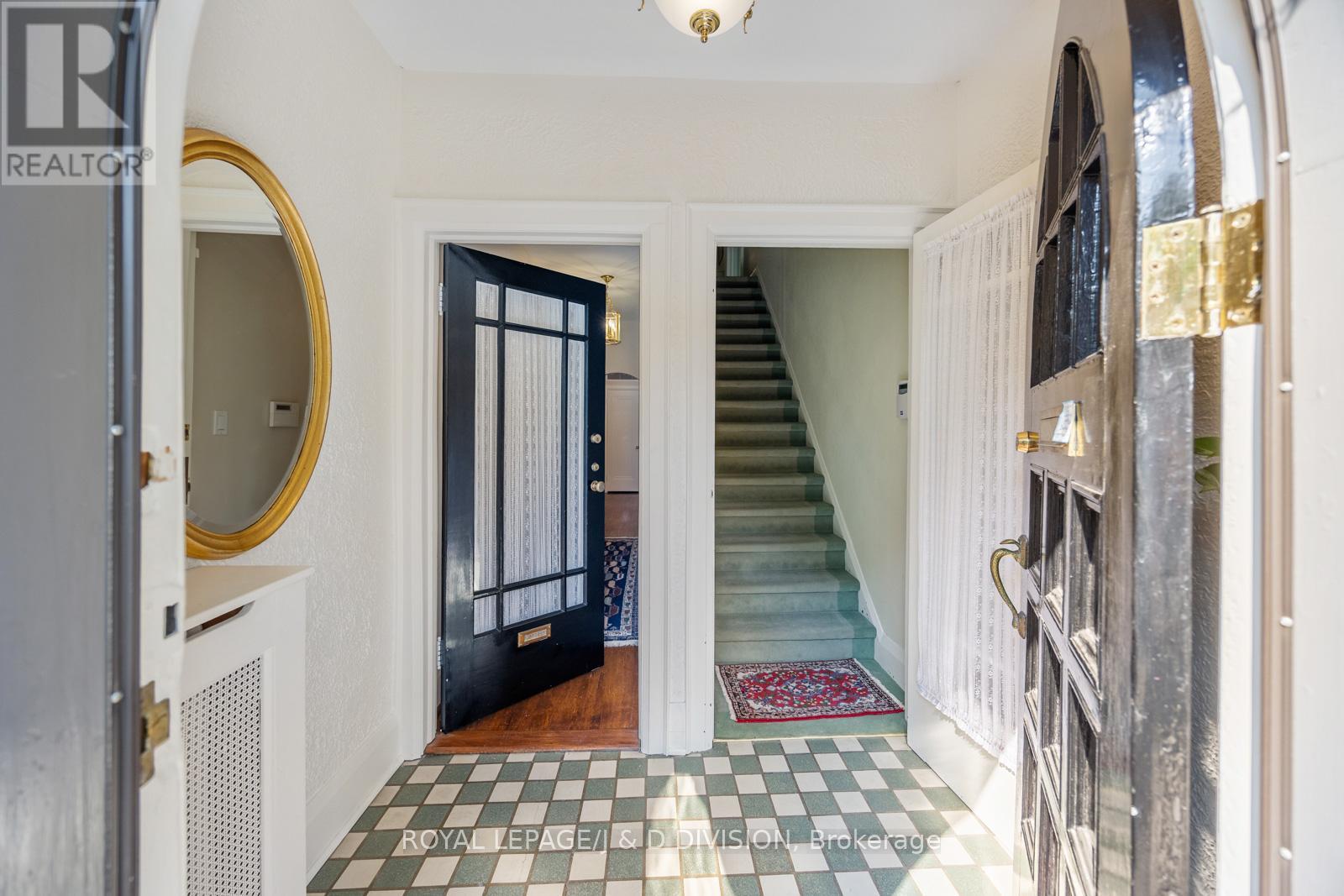 4 Highbourne Road, Toronto, Ontario  M5P 2J2 - Photo 3 - C12423382