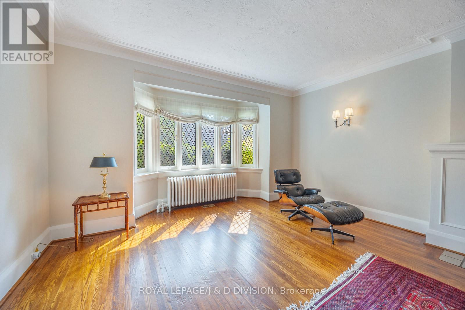 4 Highbourne Road, Toronto, Ontario  M5P 2J2 - Photo 6 - C12423382