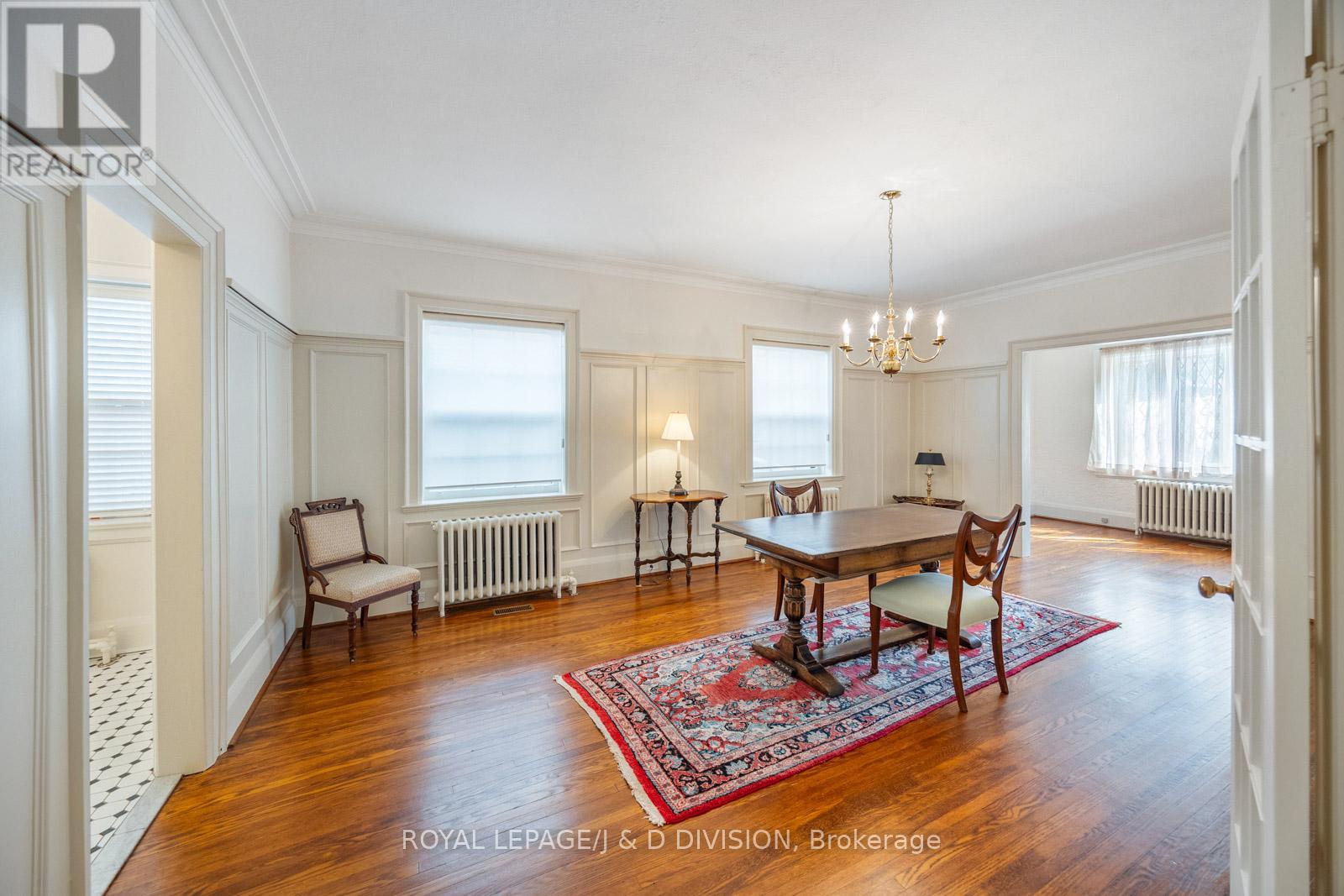 4 Highbourne Road, Toronto, Ontario  M5P 2J2 - Photo 7 - C12423382
